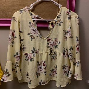 Yellow wide sleeve flow shirt!